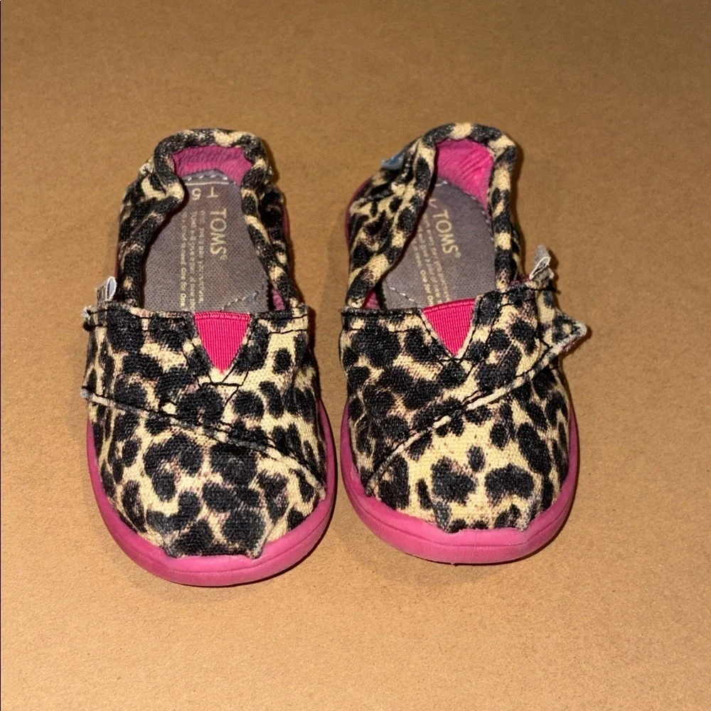 Toms Pink and Black Moccasins with Leopard Print for infants